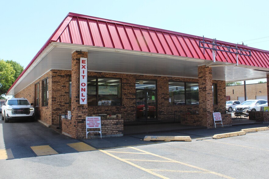 More Photos Of 1223 Main St, Woodward Fast Food For Sale