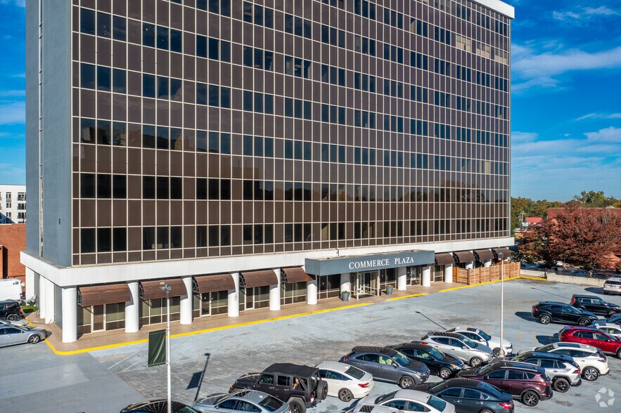 More Photos Of 755 Commerce Dr, Decatur Medical For Lease