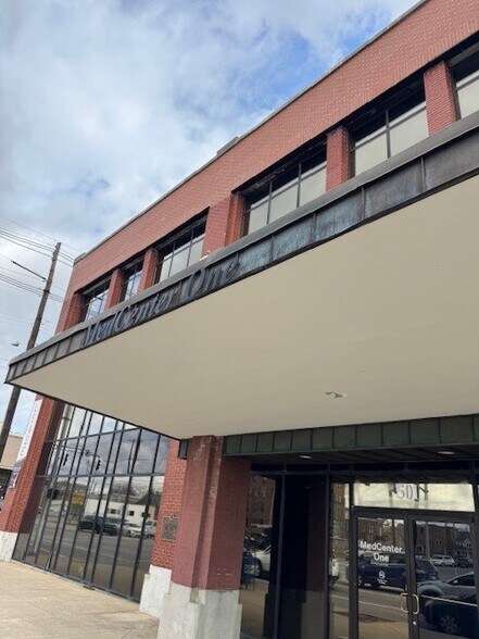 More Photos Of 501-505 E Broadway, Louisville Medical For Lease