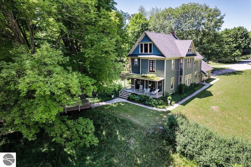 More Photos Of 2287 S Main St, Central Lake Hospitality For Sale