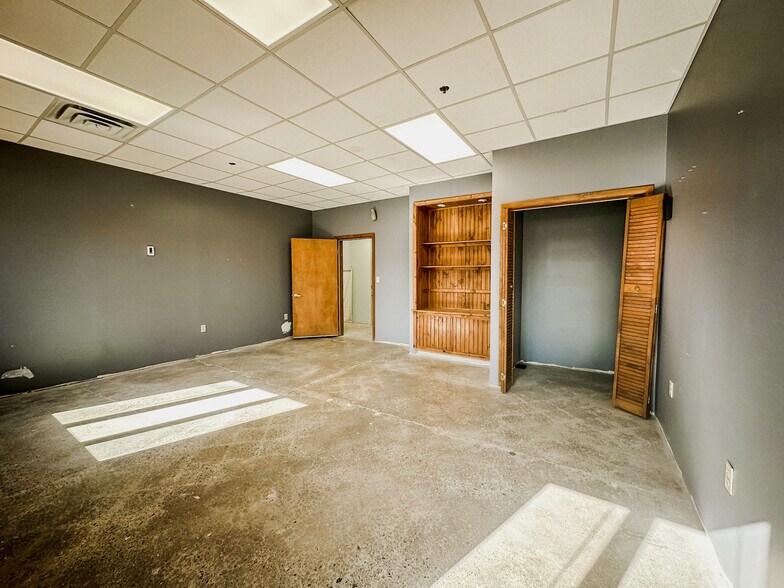 More Photos Of 141 Innovation Dr, Duncansville Warehouse For Lease