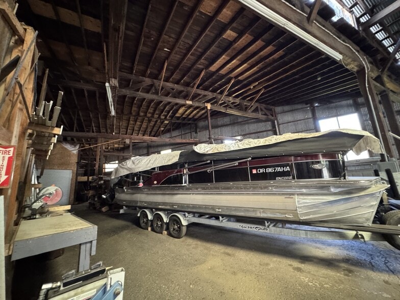 More Photos Of 1625 Washington St, Oregon City Flex For Sale