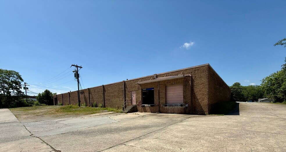 More Photos Of 2005 Fulton Pl, High Point Warehouse For Lease
