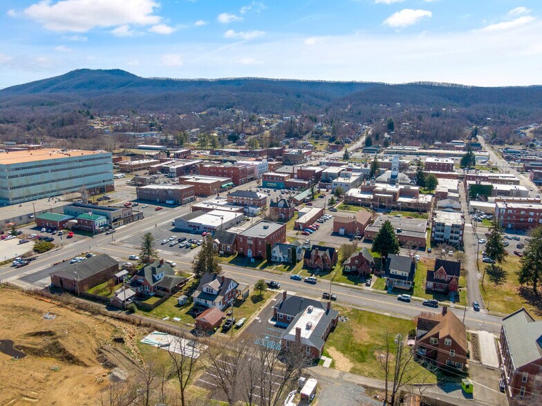 More Photos Of 44 4th St NW, Pulaski Office For Sale