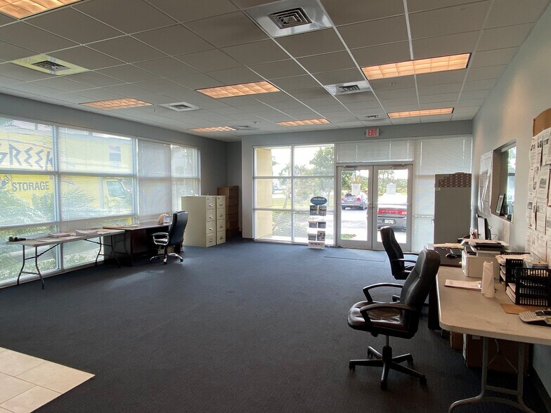 More Photos Of 1315 N Jog, West Palm Beach Distribution For Lease