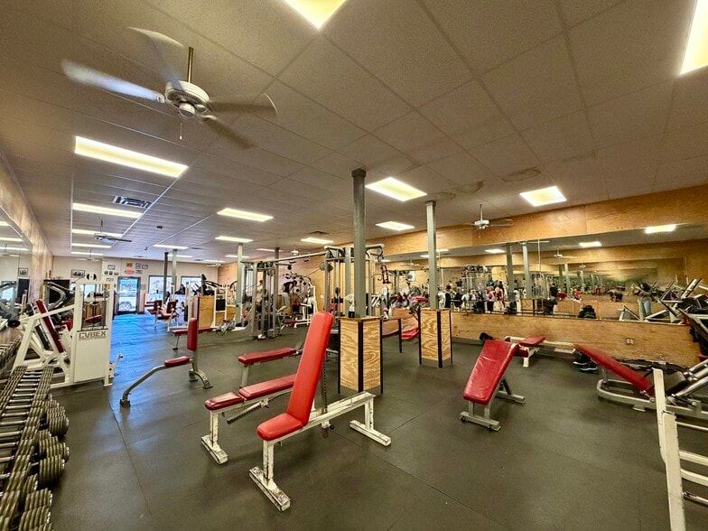 More Photos Of 213 W Hobsonway, Blythe Office Residential For Sale