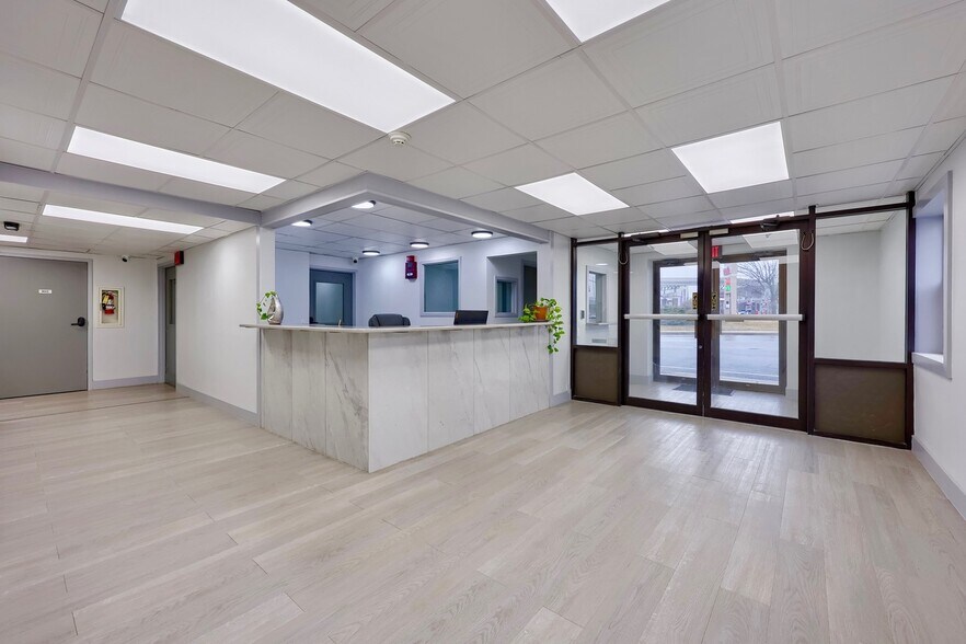 More Photos Of 2140 Lincoln Hwy E, Lancaster Hotel For Sale