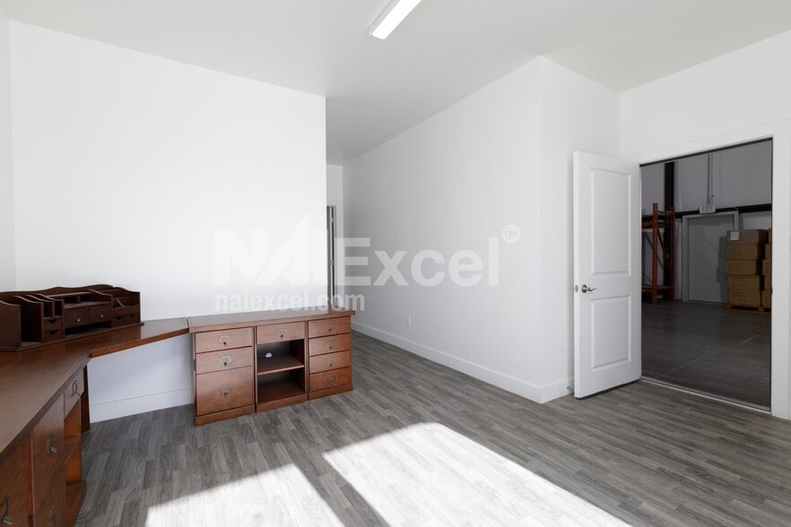 More Photos Of 5682 W 670 S, Hurricane Warehouse For Sale