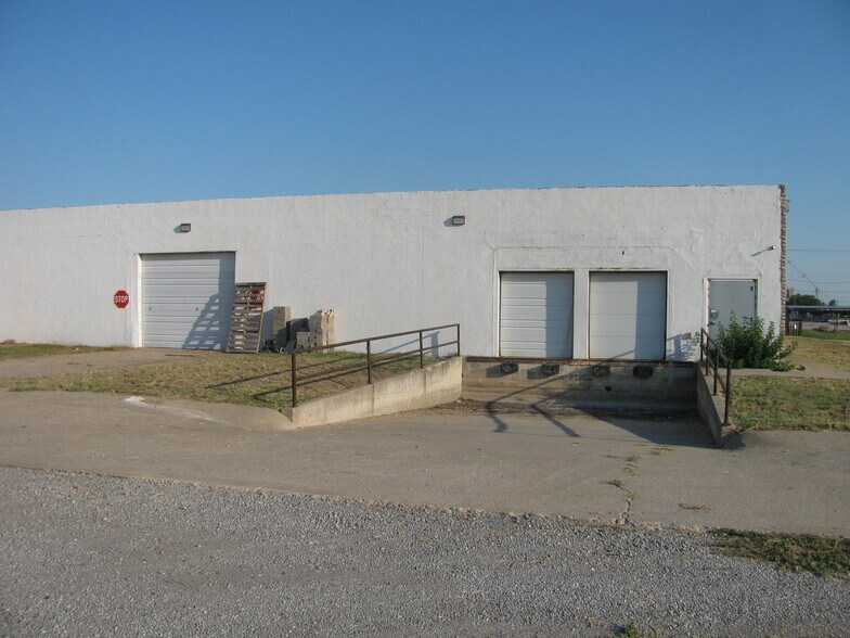 More Photos Of 310 SE D Ave, Lawton Warehouse For Sale