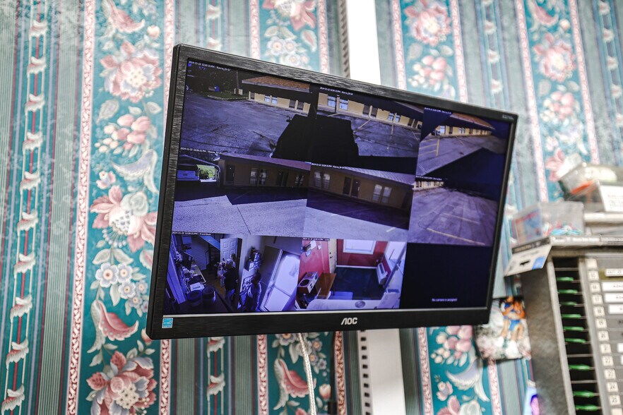 More Photos Of 221 S Preston St, Marksville Hotel For Sale