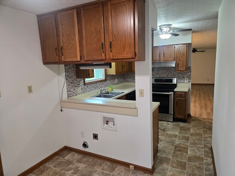 More Photos Of 11280 US Highway 23, Lockbourne Office Residential For Sale