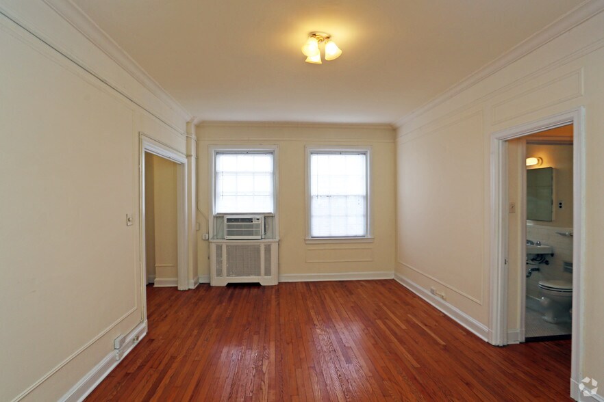 More Photos Of 135 S 20th St, Philadelphia Apartments For Lease