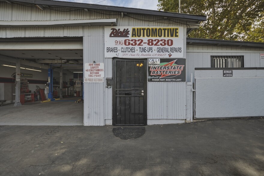 More Photos Of 3725 Pine St, Rocklin Auto Repair For Sale