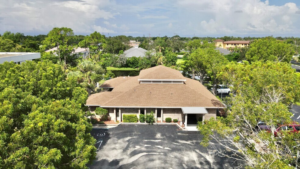 More Photos Of 45 Barkley Cir, Fort Myers Medical For Lease