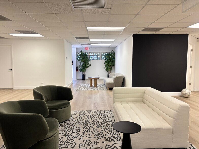 More Photos Of 901 NE 79th St, Miami Office For Lease