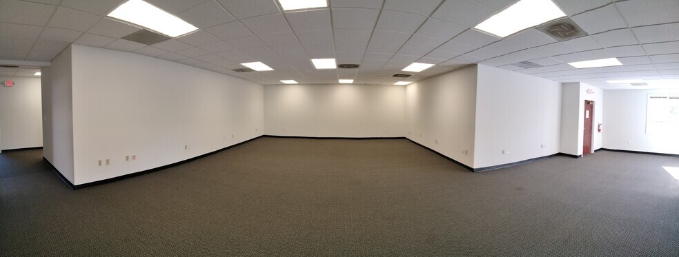 More Photos Of 817 E Morehead St, Charlotte Office For Lease