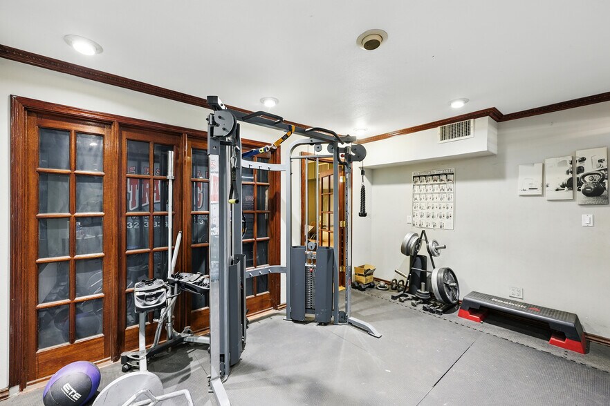 More Photos Of 5428 E Beverly Blvd, Los Angeles Office For Sale