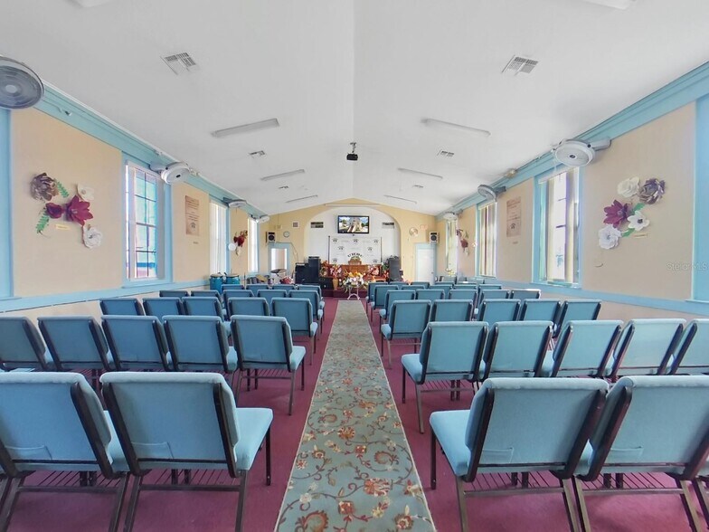 More Photos Of 953 E 11th Ave, Tampa Religious Facility For Lease