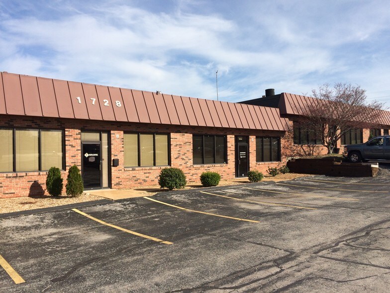 More Photos Of 1720-1736 Westpark Center Dr, Fenton Distribution For Lease