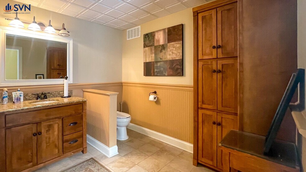 More Photos Of 28 N Bennett St, Geneva Loft Creative Space For Lease