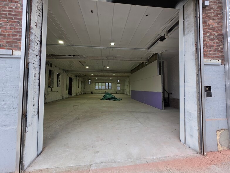 More Photos Of 129 11th St, Brooklyn Manufacturing For Lease