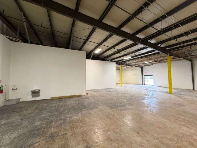 More Photos Of 5809-5835 W Reno Ave, Oklahoma City Storefront For Lease