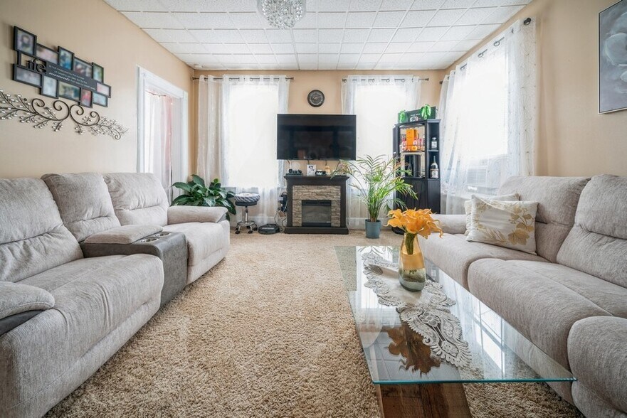 More Photos Of 274 Centre Ave, Secaucus Storefront Retail Residential For Sale