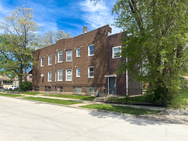 More Photos Of 11 157th St, Calumet City Apartments For Sale