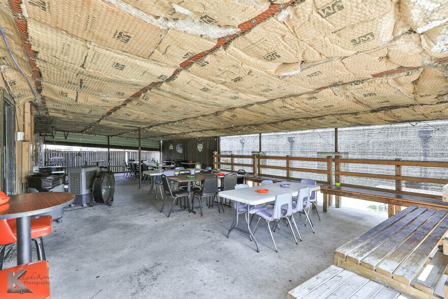 More Photos Of 1841 S Treadaway Blvd, Abilene Industrial For Sale