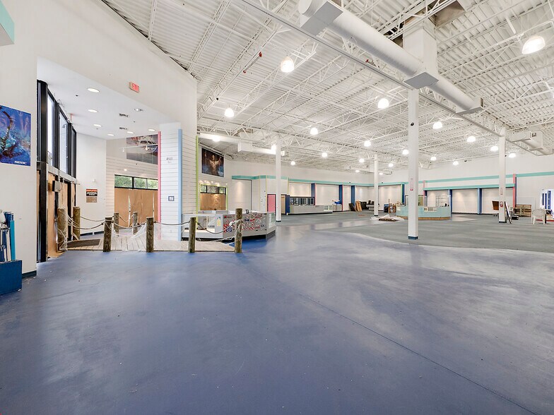 More Photos Of 4074 Northlake Blvd, Palm Beach Gardens Freestanding For Sale