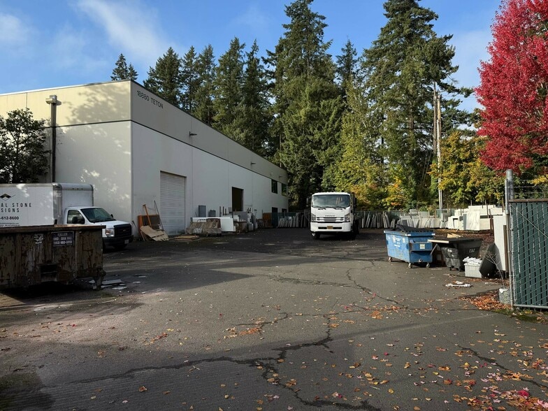 More Photos Of 18880 SW Teton Ave, Tualatin Warehouse For Lease
