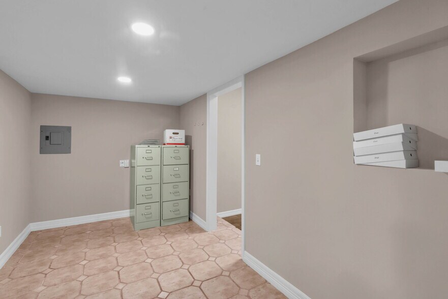 More Photos Of 22830 Fritz Ln, Spring Office Residential For Lease
