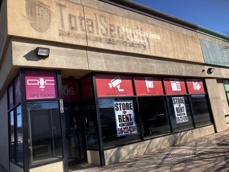 More Photos Of 188-208 Hempstead Tpke, West Hempstead General Retail For Lease