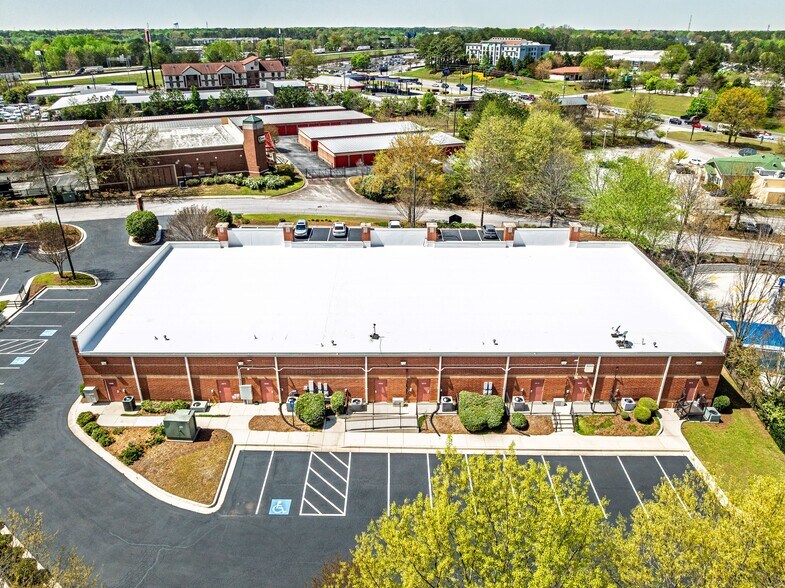 More Photos Of 9000 Peridot Pky, Stockbridge Unknown For Lease