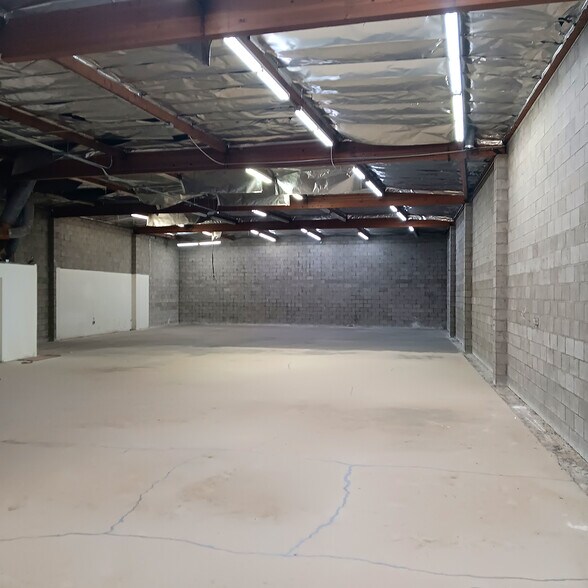 More Photos Of 1120 E 14th Pl, Los Angeles Warehouse For Sale