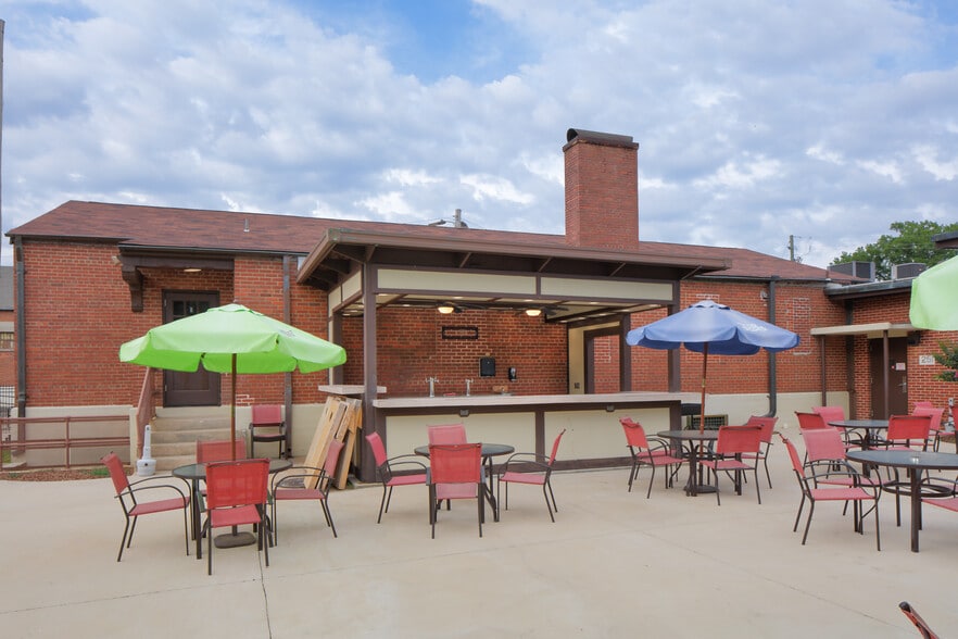 More Photos Of 100 Symphony Way, Anniston Sports And Entertainment For Sale