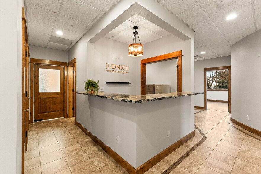 More Photos Of 1940 W Dickerson St, Bozeman Office For Lease