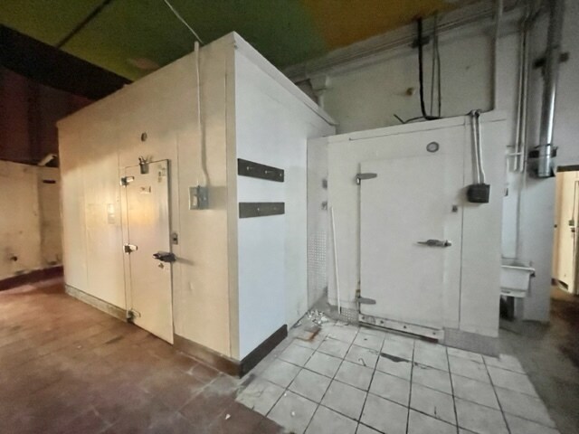 More Photos Of 3227 22nd St, San Francisco Storefront For Lease