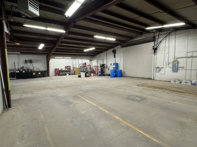 More Photos Of 930 E 4th Ave, Hutchinson Industrial For Sale