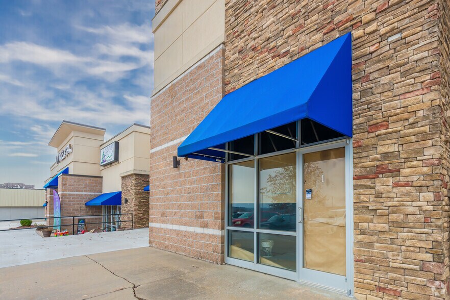 More Photos Of 50 Hwy & 13 Hwy, Warrensburg Unknown For Lease