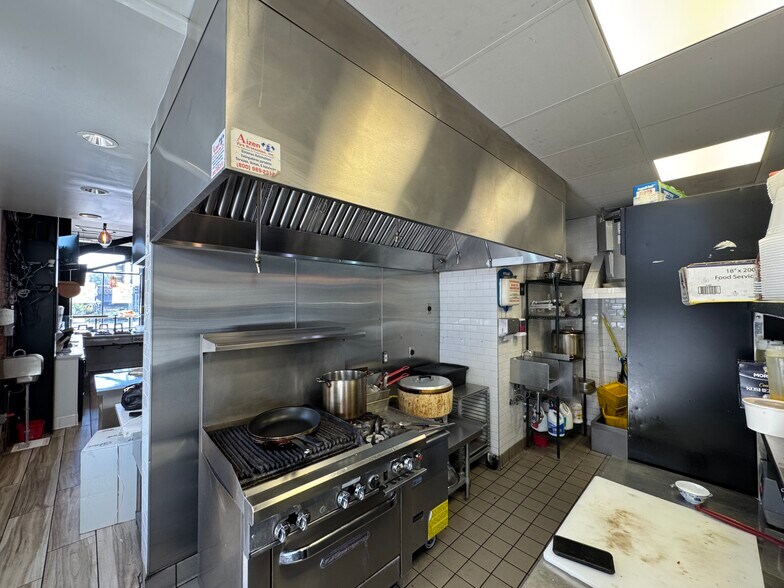 More Photos Of 7501-7505 W Sunset Blvd, Los Angeles Restaurant For Lease