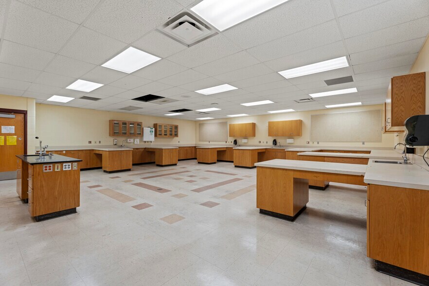 More Photos Of 3550 E Ross Pky, Wichita Specialty For Sale