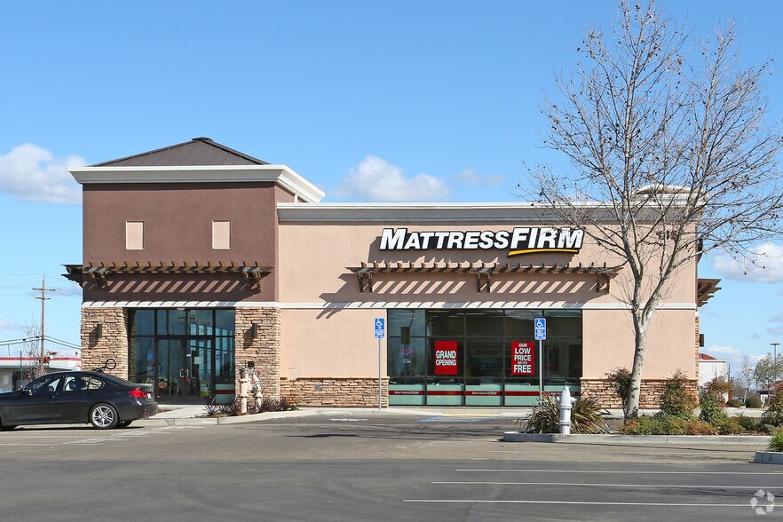 More Photos Of 1357 W Pacheco Blvd, Los Banos Freestanding For Sale