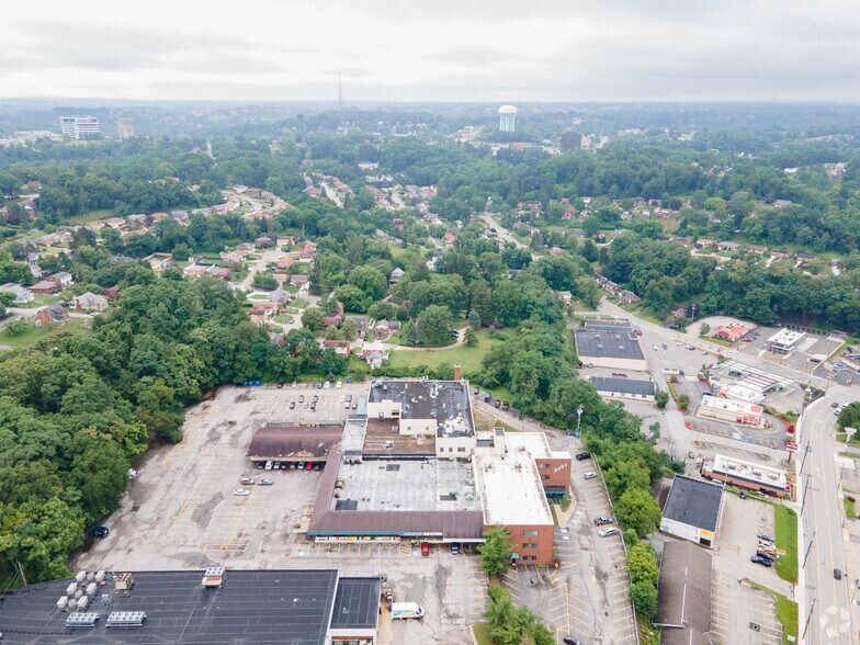 More Photos Of 2121 Noblestown Rd, Pittsburgh Flex For Lease