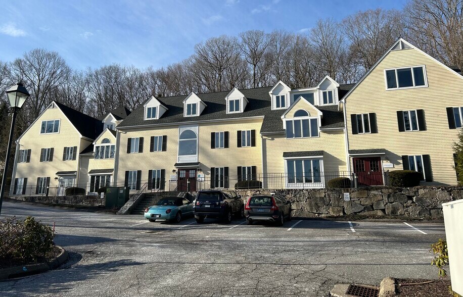 Primary Photo Of 23 Hubbard Rd, Wilton Medical For Sale