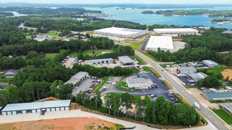 More Photos Of 6080 Lanier Islands Pky, Buford Service For Sale