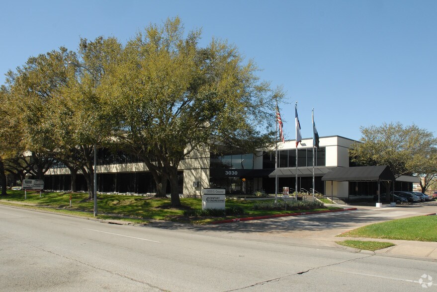 More Photos Of 3030 S Gessner Rd, Houston Medical For Lease