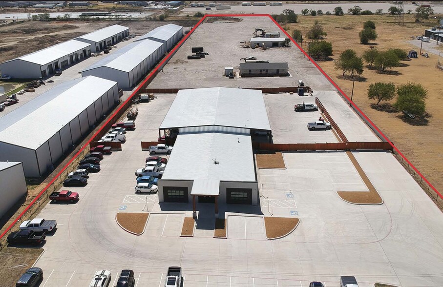 Primary Photo Of 13085 Harmon Rd, Fort Worth Industrial For Lease