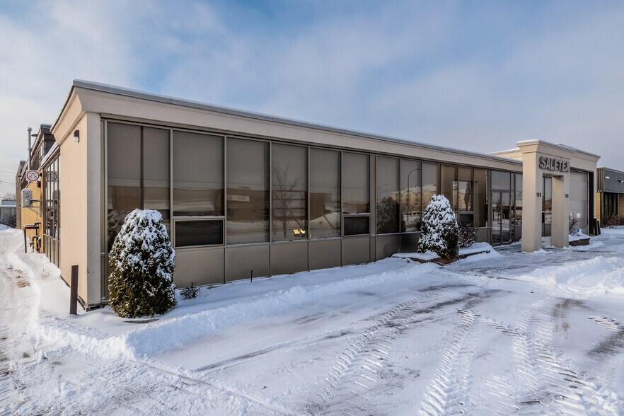 More Photos Of 160 Montée de Liesse, Montréal Warehouse For Sale