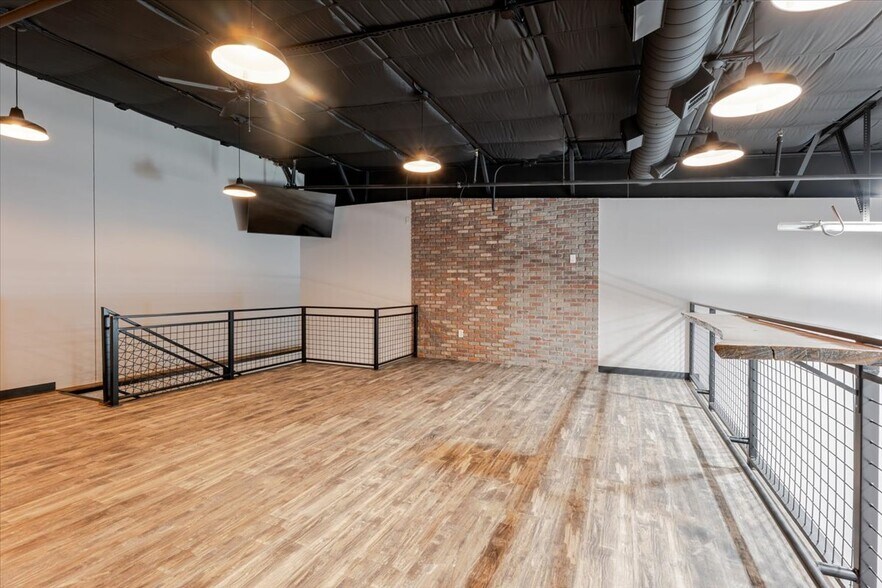 More Photos Of 1725 N Highway 377, Roanoke Industrial For Sale
